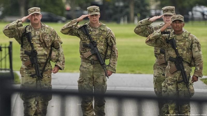 Die verfassungsrechtliche und politische Kontroverse um den Einsatz von Nationalgardisten in Portland: Eine Analyse der Machtbalance und Gewaltenteilung in den USA