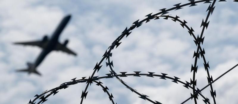 Europaparlament verschärft Asylrecht: Kritik an Zusammenarbeit mit Rechtsaußen