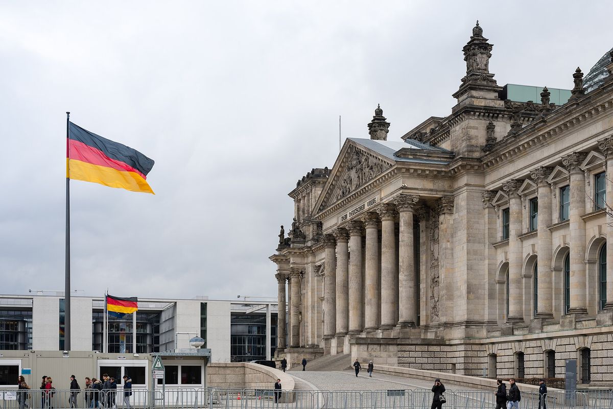 Bundestag beschließt Maßnahmen gegen hohe Spritpreise