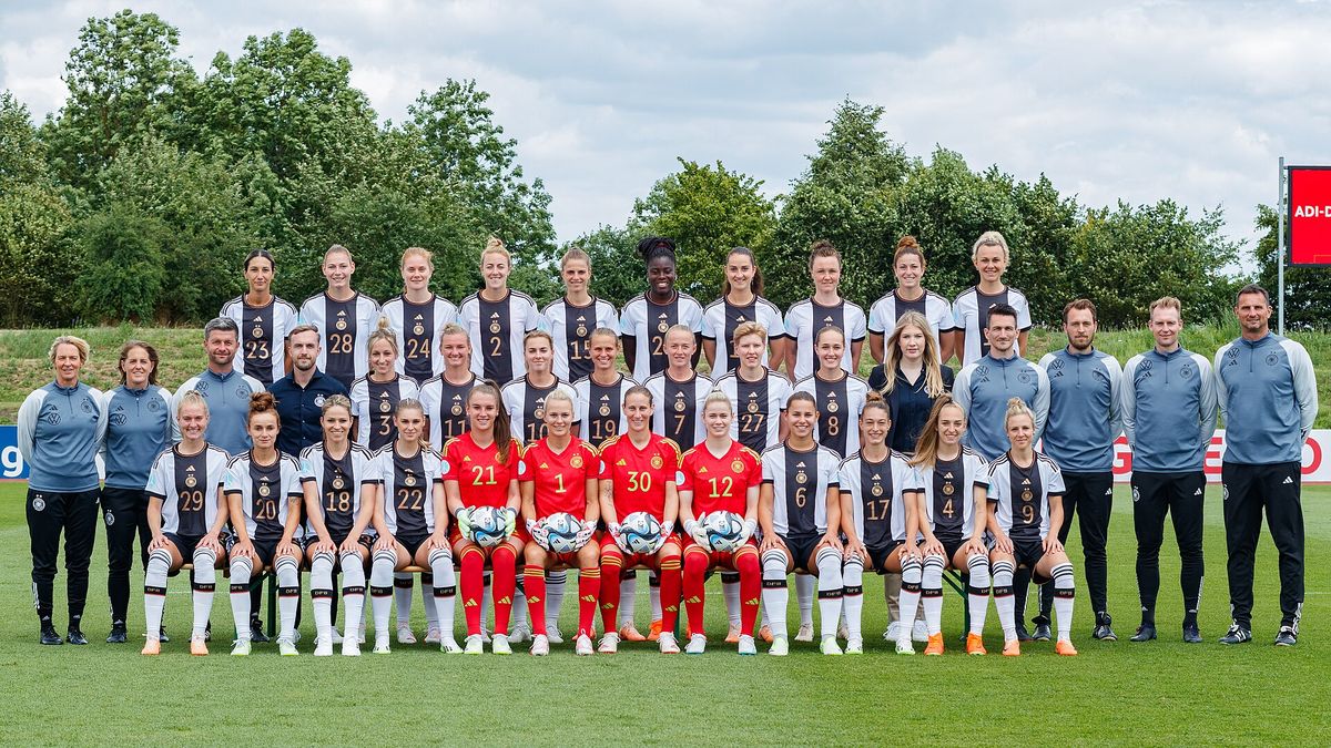 DFB-Elf setzt sich in der WM-Qualifikation souverän gegen Österreich durch – Verletzung von Gwinn überschattet Sieg