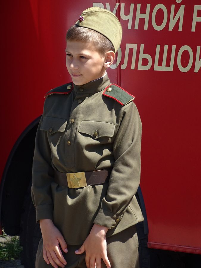 Militärische Aktivitäten für Kinder in Belarus