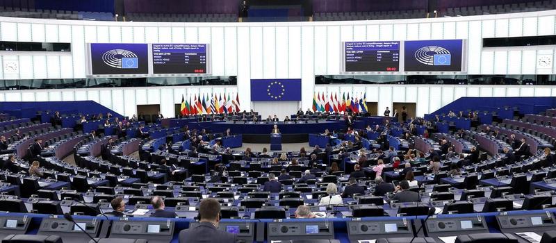 EVP und die Erosion demokratischer Normen: Systematische Kooperation mit Rechtsaußen im EU-Parlament
