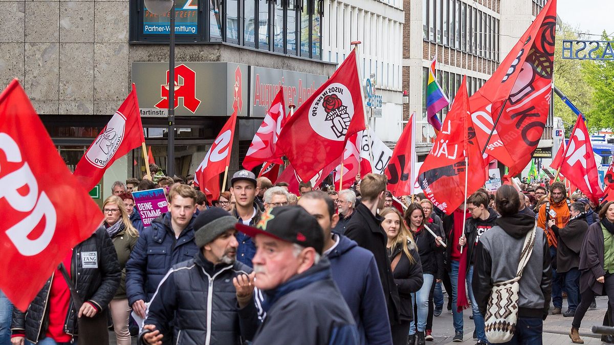 Die AfD und der Verfassungsschutz: Juristische und demokratietheoretische Implikationen der Kölner Gerichtsentscheidung