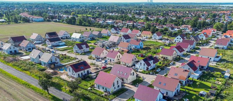 Eigenheim als Altersvorsorge: Eine kritische Analyse der finanziellen, ökonomischen und soziokulturellen Implikationen