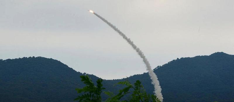 Nordkoreas Raketentests und die eskalierende geopolitische Krise im Vorfeld des Trump-Lee-Gipfels: Eine Analyse der aktuellen Entwicklungen und ihrer historischen Kontexte