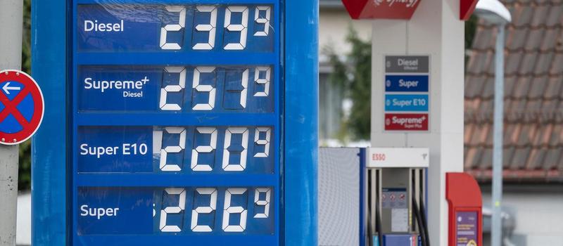 Neue Tankstellenregelung: Zwischen Preiskontrolle und Marktmechanismen