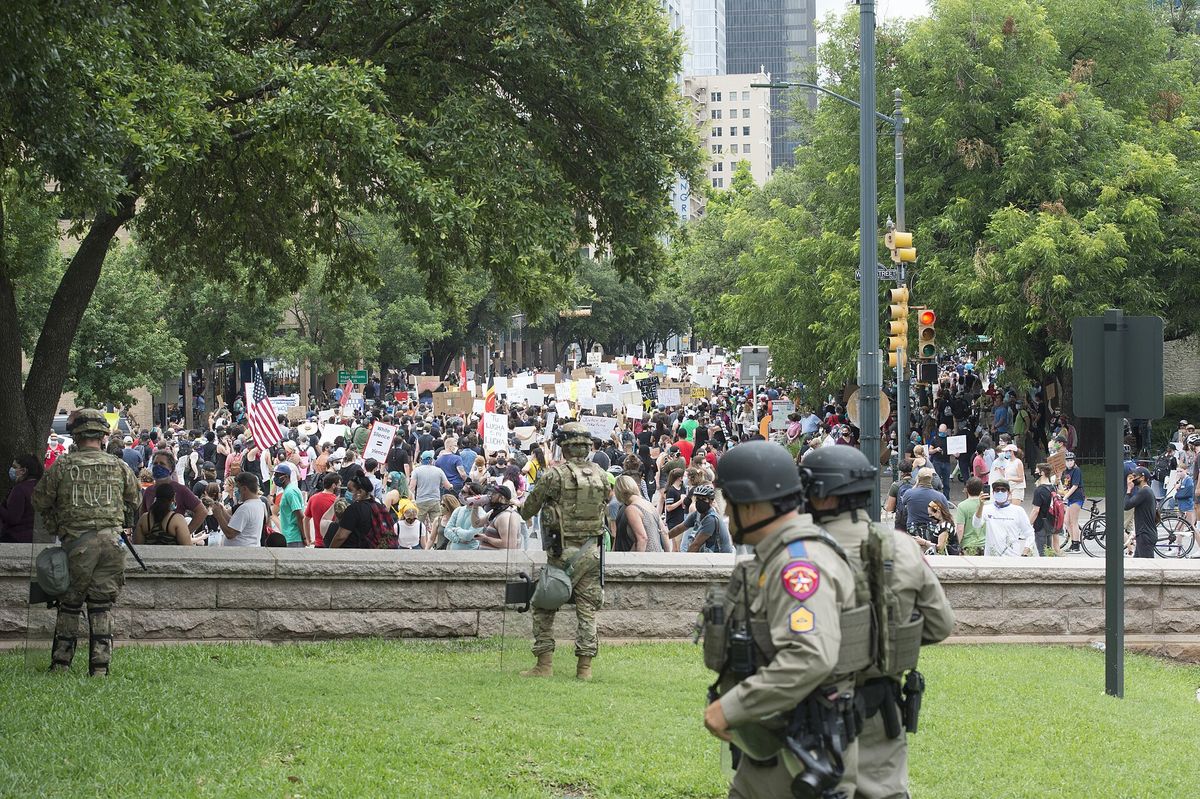 Tödliche Polizeigewalt in Minneapolis löst landesweite Proteste aus